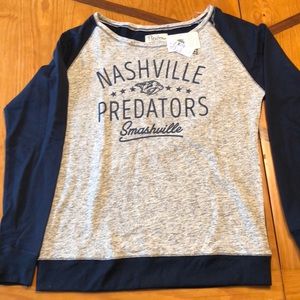 NWT Women NASHVILLE PREDATORS Sweatshirt Xlarge